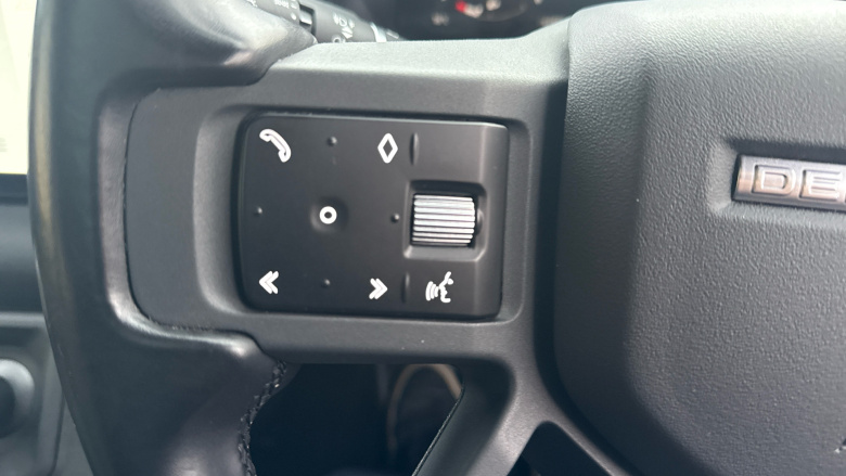 Land Rover Defender 3.0 D250 X-Dynamic SE 110 5dr Auto Diesel Estate